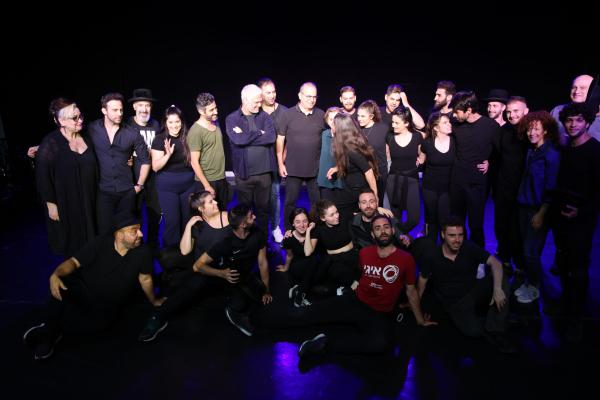התיאטרון העברי השיק את ההצגה 'כנר על הגג'