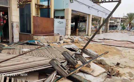 נזקי מזג האוויר: הרס וחורבן בטיילת בטבריה. צפו בתיעוד