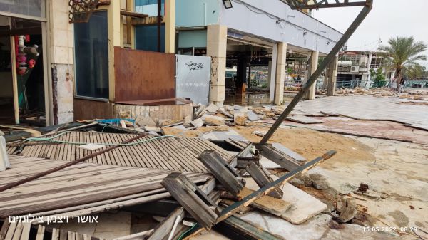 נזקי מזג האוויר: הרס וחורבן בטיילת בטבריה. צפו בתיעוד