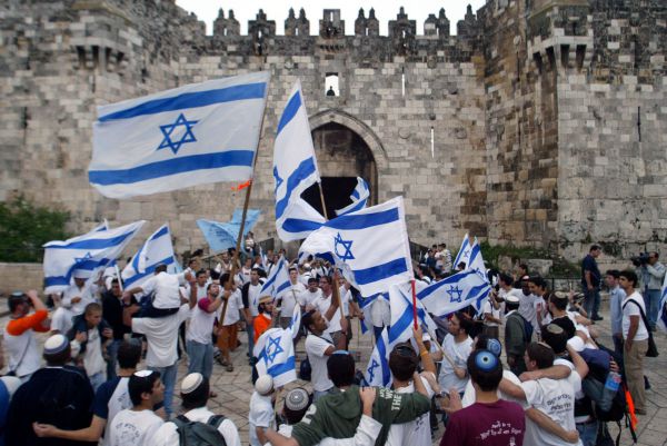 המצעד לבניית בית המקדש שארגנו הרב קוק ואוסישקין