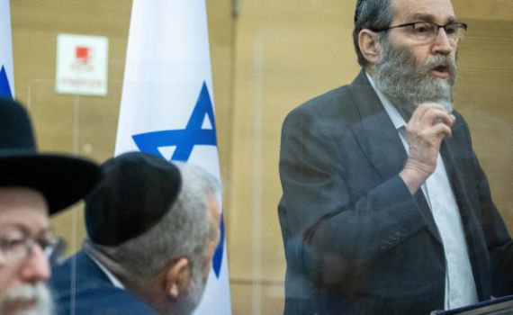 "דרעי וליצמן לא רלוונטיים, הכל עובר דרך גפני"