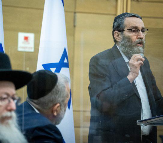 "דרעי וליצמן לא רלוונטיים, הכל עובר דרך גפני"