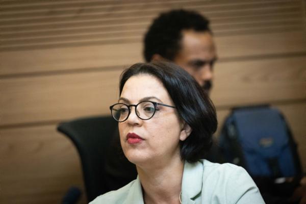 באמצע המסדרון: ריב סוער בין הח"כיות דיסטל ופינטו