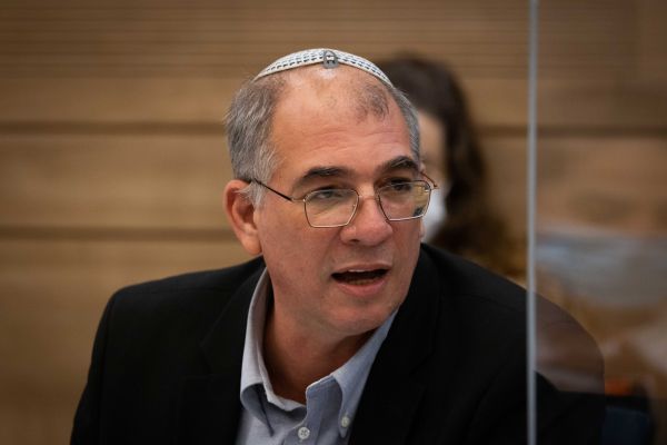 אורבך החליט: מפסיק להצביע עם הקואליציה