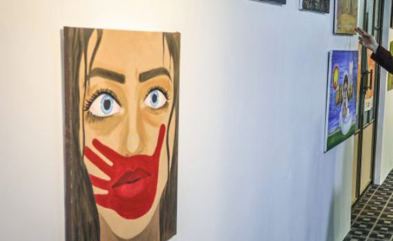 עוד דרך מניפולטיבית לצמצם ולהקטין את הנשים