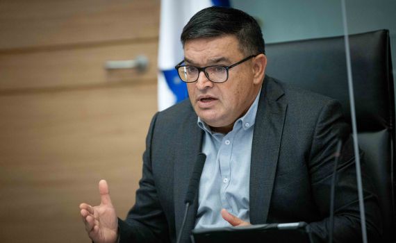 ביטון: הפערים גדולים, אך יש הליכה לפשרות והסכמות