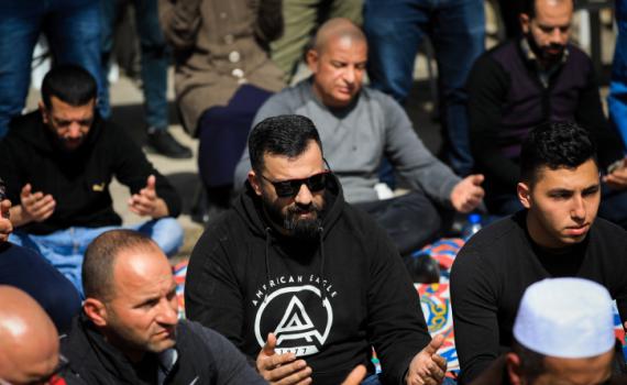 כשאבל יום הזיכרון פוגש את חגיגות העיד אל-פיטר