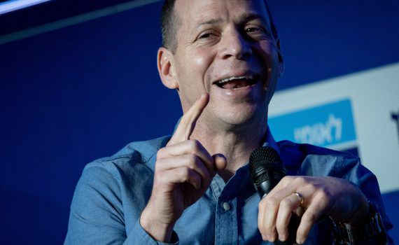 עמית סגל נגד פעיל ההתיישבות: 'בור ועם הארץ'