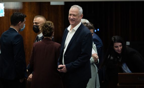 משבר ביטון | גנץ לסרוגים: "סערה בכוס תה"