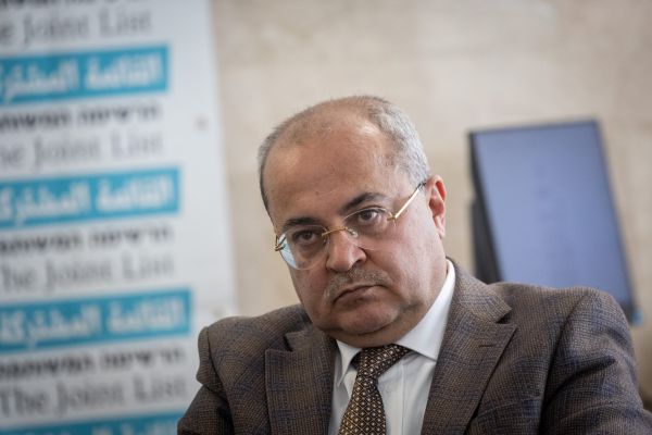 אחמד טיבי ספד לאמו של מחבל שרצח חייל