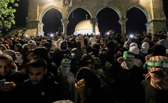 המשטרה איבדה שליטה: צפו בהתפרעויות בירושלים