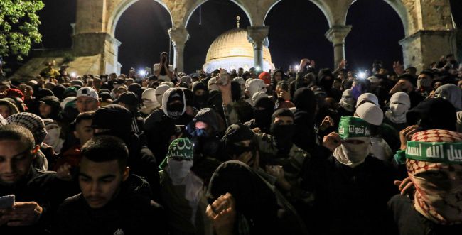 המשטרה איבדה שליטה: צפו בהתפרעויות בירושלים