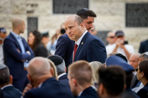 "יש מי שפועל ויש מי שיושב ביציע ומצייץ ביקורת"