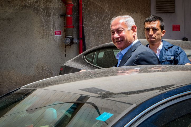 היוזמה לחוקק דווקא עכשיו חוק נגד נתניהו היא טירוף