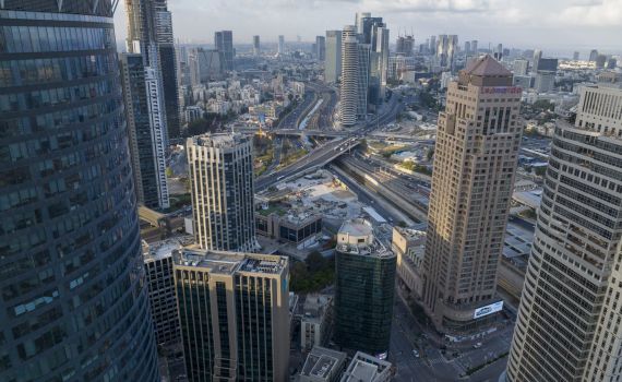 לאחר המתקפה: המרחב האווירי של ישראל נפתח