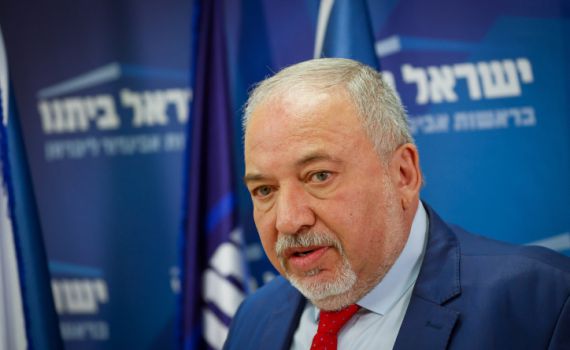 ליברמן שובר שתיקה ומגיב לשמועות נגדו