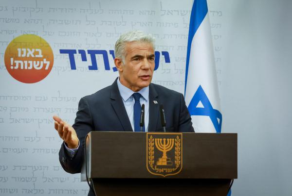 תפיל את הקואליציה? לפיד וזועבי שוחחו