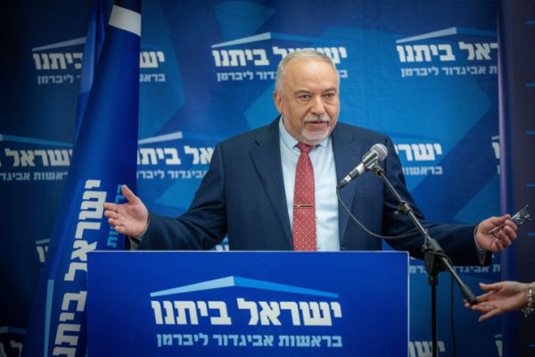 ליברמן: "אלו לא לימודי תורה, אלו לימודי בטלה"