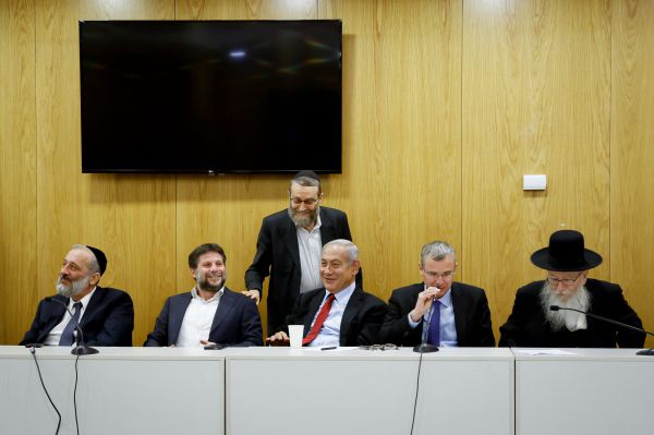 הלחץ עולה: אלחייני במכתב חריף לראשי האופוזיציה