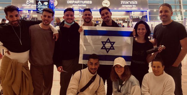 צפו: המשלחת הישראלית לאירוויזיון בדרך לאיטליה