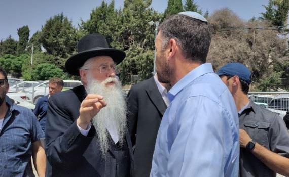 סערה בסיעות החרדיות: כהנא ופרוש סיירו יחד במירון