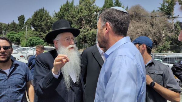 סערה בסיעות החרדיות: כהנא ופרוש סיירו יחד במירון