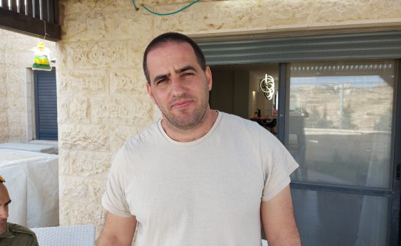 "ישבנו עם כוס תה, המחבל ניסה לאגף אותי"