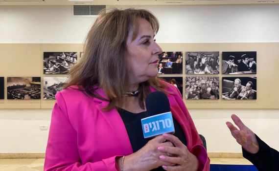 קטי שטרית לסרוגים: "קוראים לימין לעזוב"