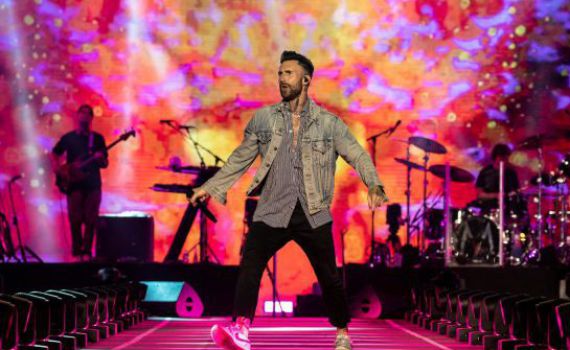 איך ההופעה של מארון 5 השפיעה על המוזיקה שאתם שומעים?