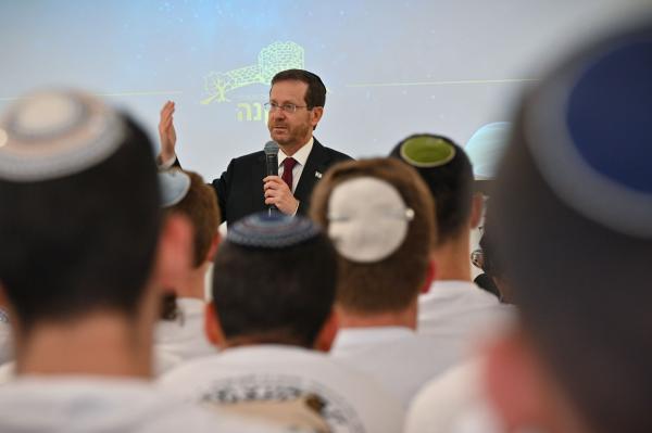 הרצוג בטור מיוחד: "מוסדות החינוך הם הפנים שלנו"