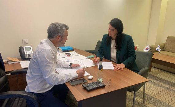 מרגיע את השטח? יו"ר הקואליציה נועד עם פינטו