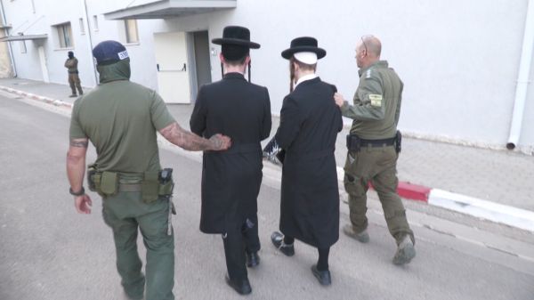 עם פטישים וסכינים: נעצרו חשודים בחבלה במירון