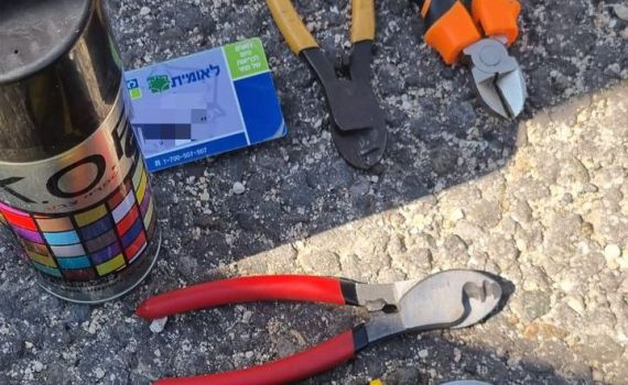 סכינים בתיקי התפילין:  3 חשודים נעצרו בדרך למירון