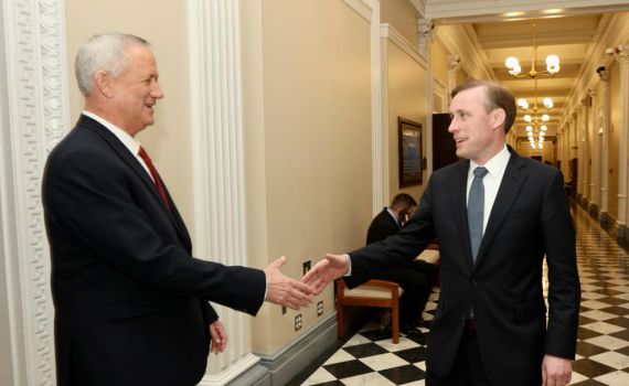 גנץ בארה"ב: צריך להתכונן לכל תרחיש