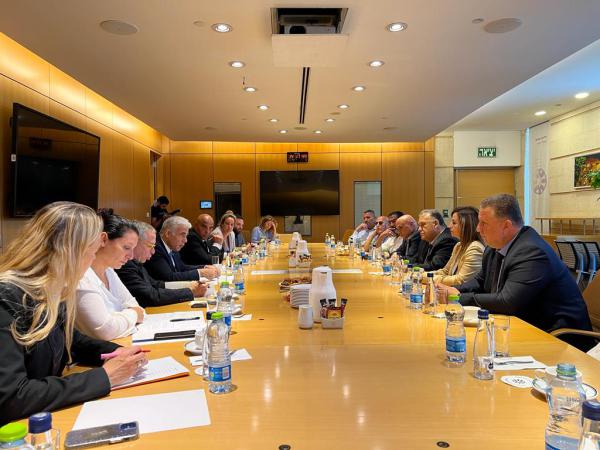 בדרך חזרה? הסתיימה פגישת זועבי ולפיד