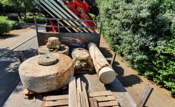 עם תכולה שהצריכה הבאת משאית: גנב עתיקות נעצר
