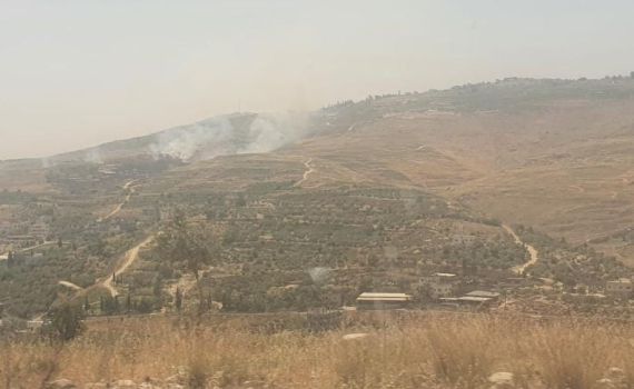 שריפות מתפשטות ליד היישוב יצהר – חשד להצתה