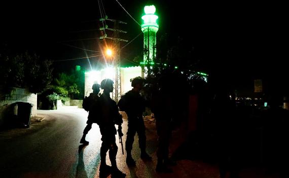 פשיטה בכפר חרמלה ממנו יצא המחבל שחדר לתקוע