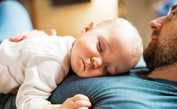 בקרוב: חופשת לידה לאבות בתשלום מלא?