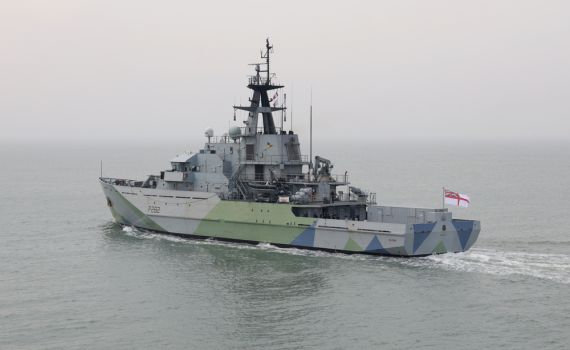 דיווח: ספינה בריטית הותקפה סמוך לתימן