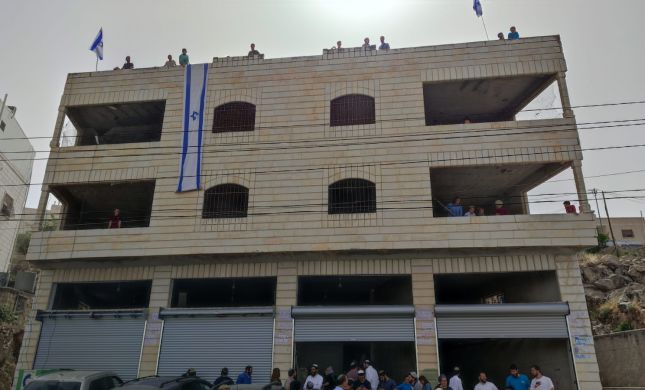  "בית התקומה": יהודים מאכלסים מבנה חדש בחברון