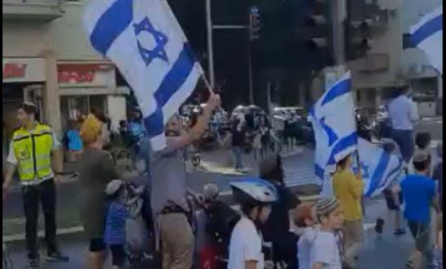  צפו: ריקודגלים לכבוד ירושלים ברחובות תל אביב