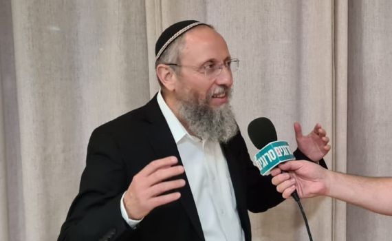 הרב רימון לסרוגים: "להיות רב זה להאיר לאנשים"