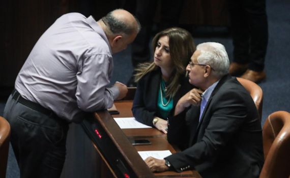 קואליציה בהתפרקות: הח"כ מרע"מ נגד מנסור עבאס