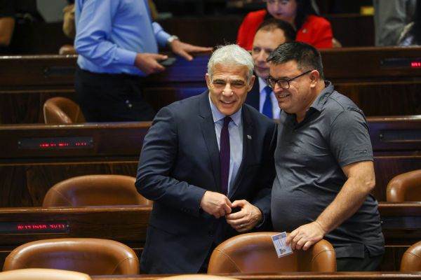 כאב ראש נוסף לקואליציה: "אחזור לא להצביע"