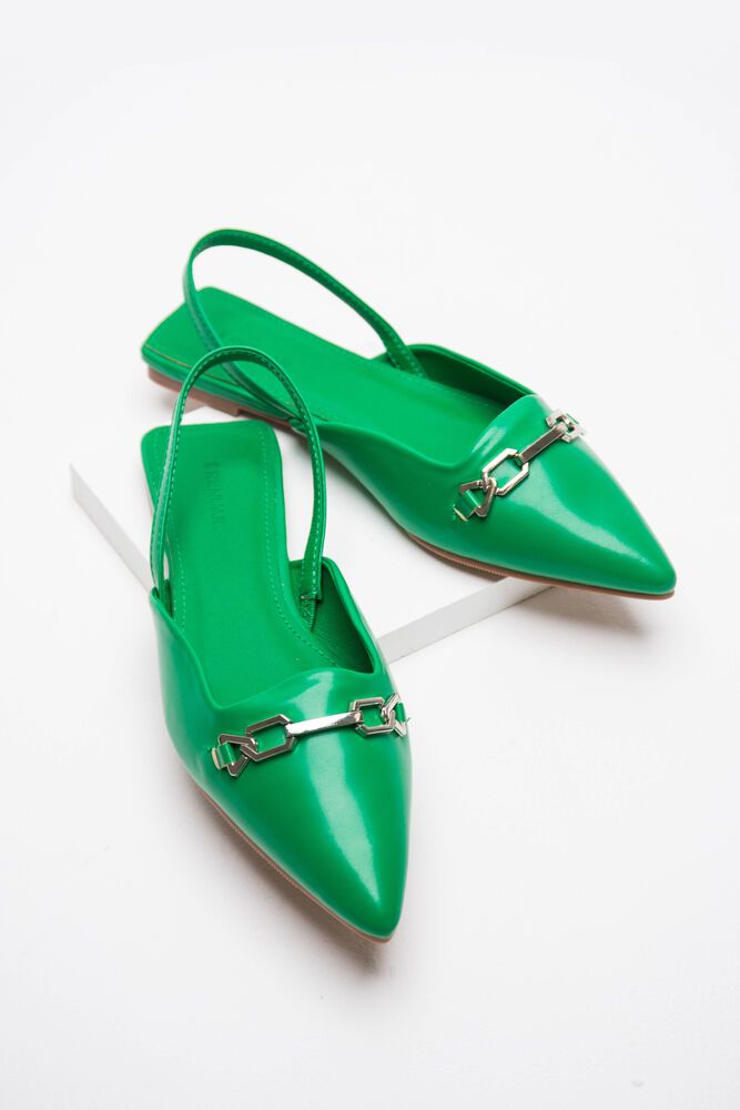 המרענן הקייצי: הצבע הירוק משתלט על המלתחה שלך