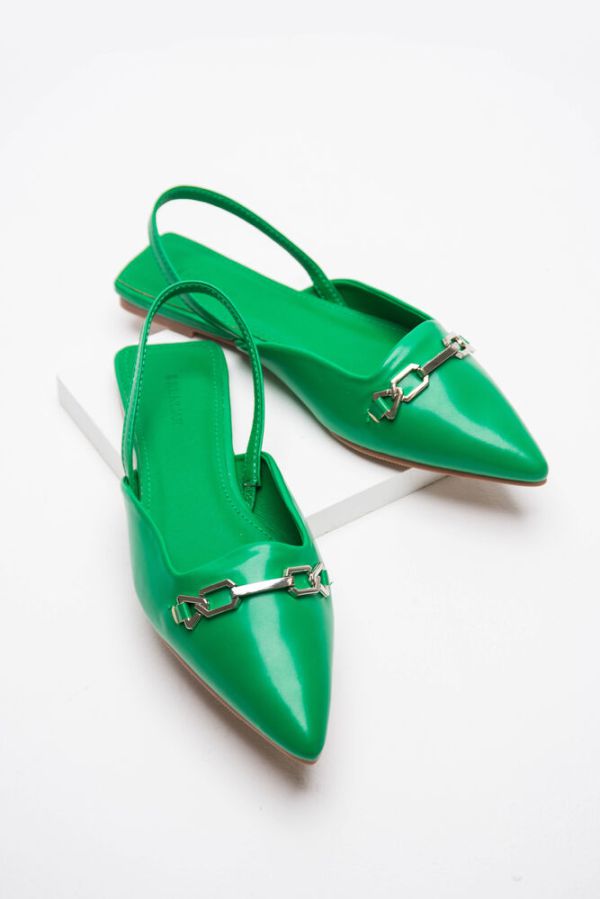 המרענן הקייצי: הצבע הירוק משתלט על המלתחה שלך