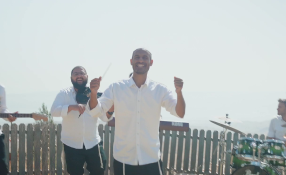 לקראת שבת: להקת "שירת הלב" במחרוזת חגיגית