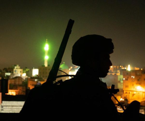 במהלך מעצר חשודים: נזרקו מטענים לעבר כוח צה"ל