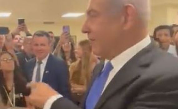 למי נתניהו התכוון כשאמר 'על כלבים אפשר לסמוך'? צפו